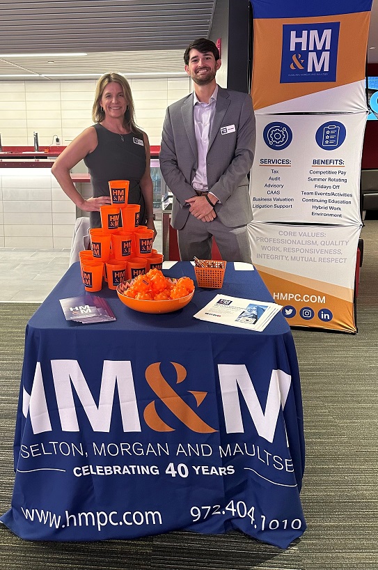 HMMDFW's tweet image. Recruiting season is in full swing! Last week, Shareholder Michelle Boozer and Senior Alec Sukenik visited the University of Arkansas for the Beta Alpha Psi Meet the Employer event to recruit some razorbacks to join the HM&amp;amp;M team. #UniversityofArkansas #GoRazorbacks