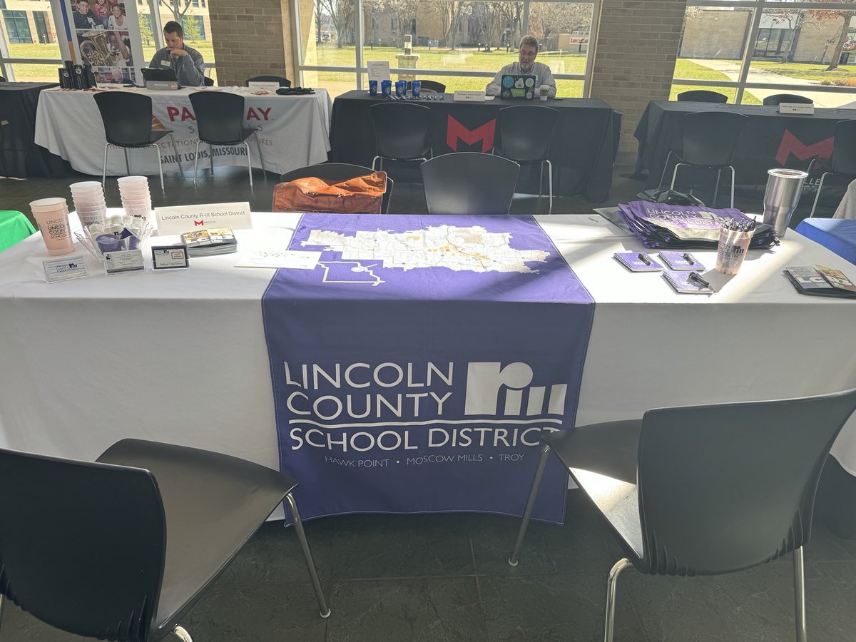 👀 for future teachers to join our team ⁦<a href="/Linc_R3/">Lincoln County R-III School District</a> at Maryville University today⁩! #WeAreTroy #Proud2br3