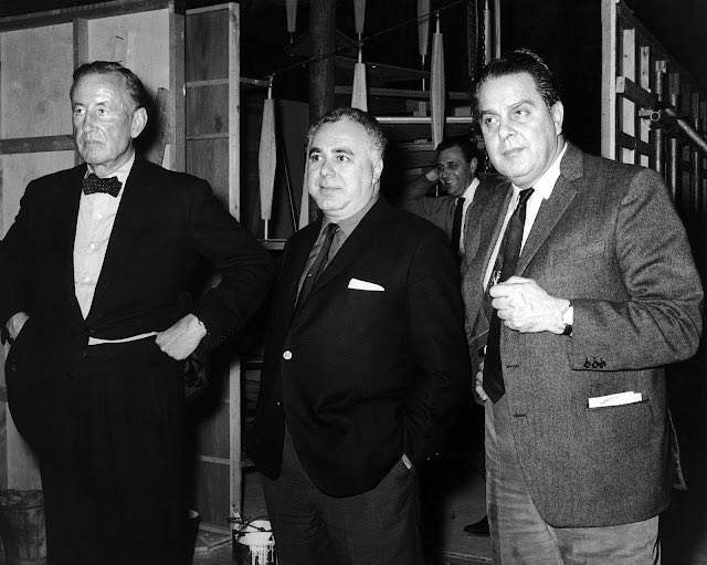 BobaFettANHSE's tweet photo. Author/creator Ian Fleming with producers #harrysaltzman and #albertcubbybroccoli and on the set of #goldfinger
Fleming sadly passed less than a month before the movie’s release August 12th 1964. 😓 https://t.co/5IoFj77VGp