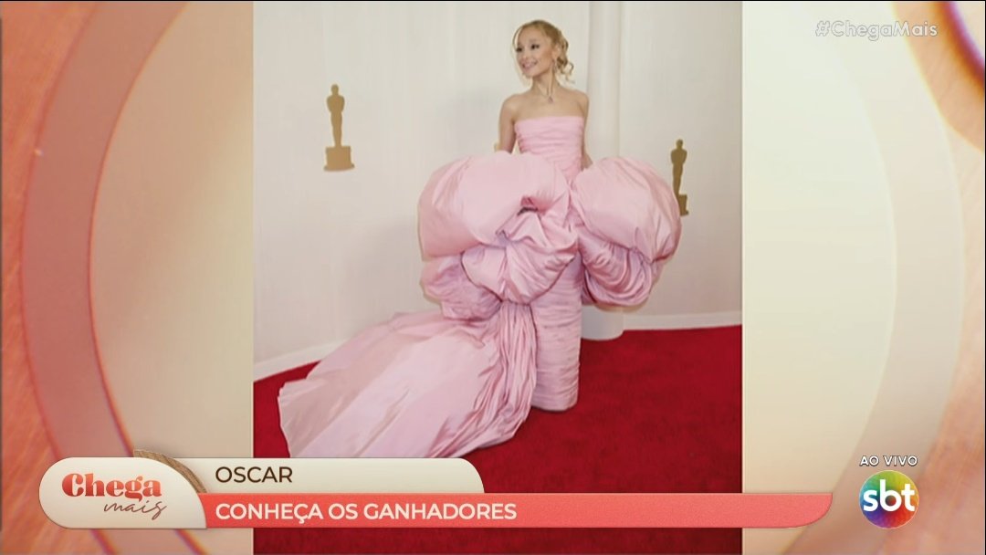 pabllo_mexico's tweet photo. Gostaram do vestido da Ariana Grande, a nossa eterna Cat Valentine?
#ChegaMais
#BrilhanteVitória
#SamECat https://t.co/i1UoFezNUN