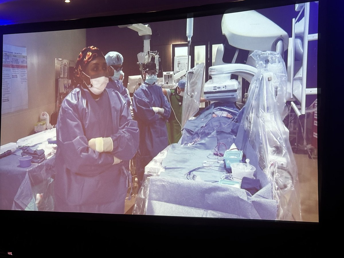 Live TAVR case with Dr. Anene Ukaigwe of University Hospitals in Cleveland going on now at #CRT2024. @ACUkaigweMD @Drroxmehran @CRT_meeting @TAVRBot