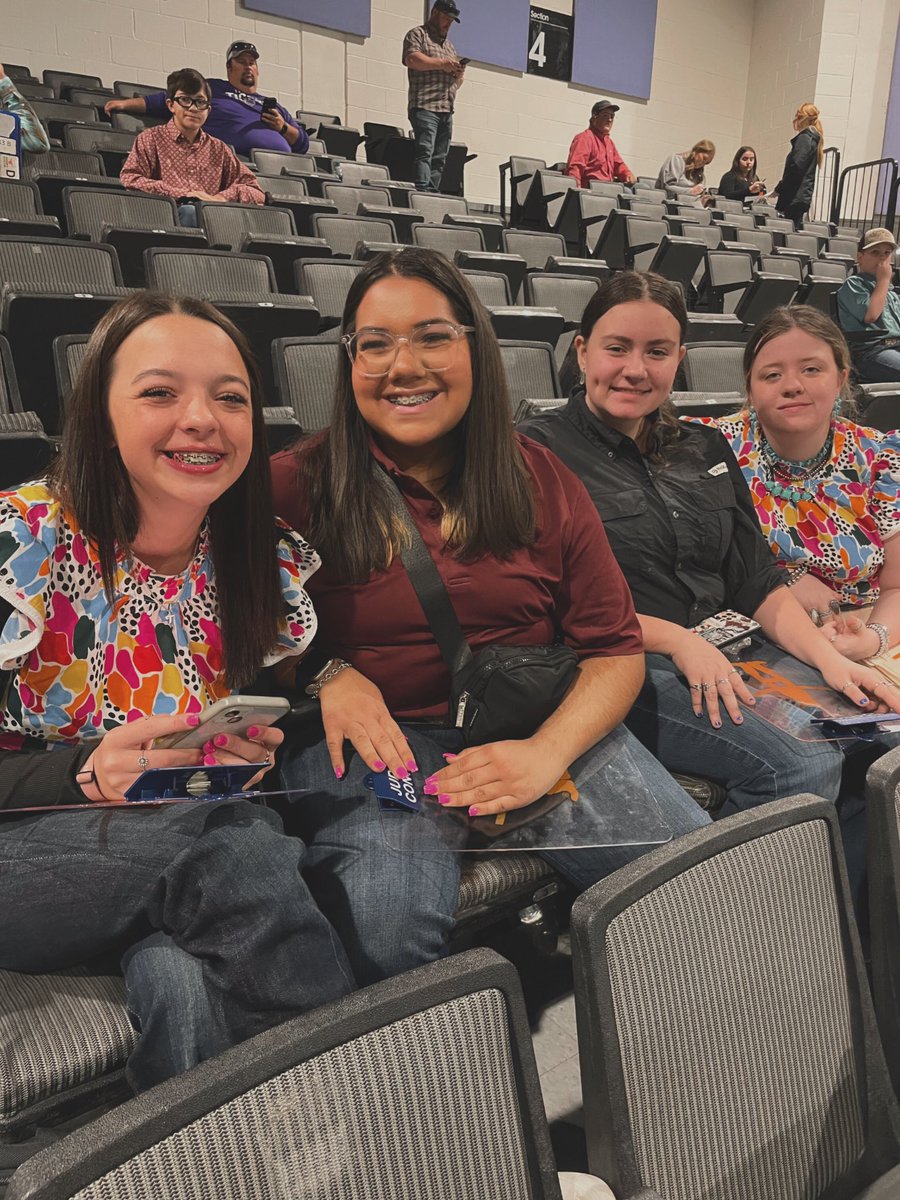 Good luck to our livestock judging team as they compete at HLSR today 💙💛