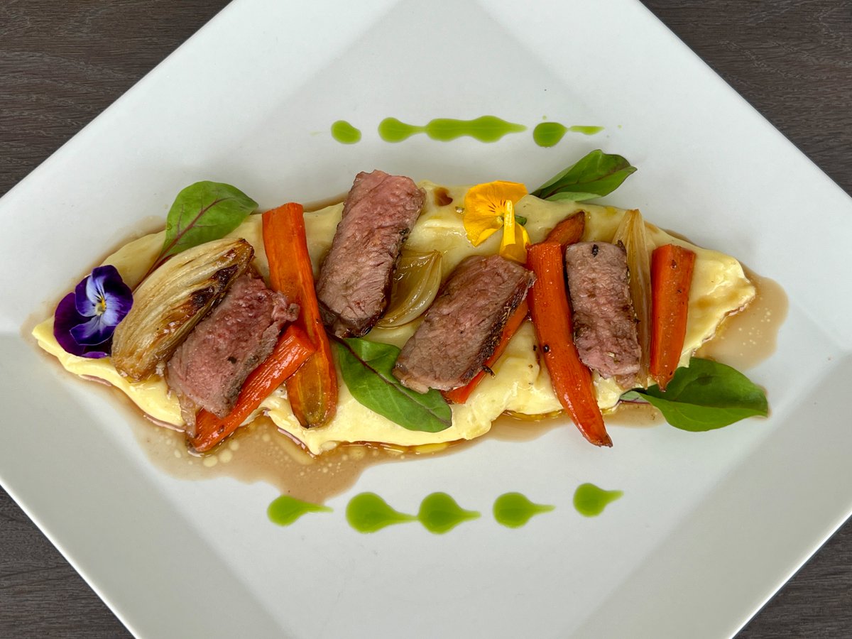 Die Bärlauch-Kartoffelcreme mit den asiatisch glacierten Karotten &amp; Schalotten bilden das Geschmackserlebnis dieses Gerichtes: private-taste.at/post/ostergeri…

#privatetastebyanitamoser
#bärlauchzeit