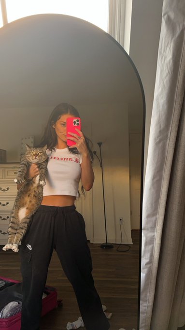 Watch harlee's leaked NSFW photo on TwXstars