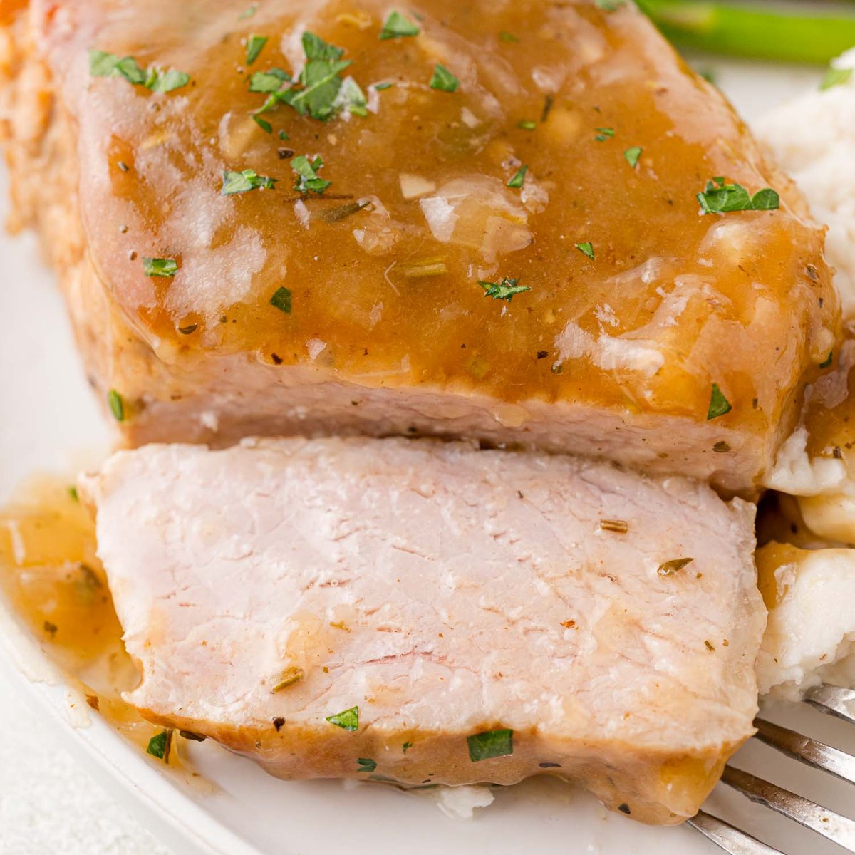 Juicy, flavorful pork chops are easy in the Instant Pot! Make these Instant Pot pork chops for dinner and enjoy the BEST chops you’ve ever had. rachelcooks.com/instant-pot-po… #instantpot #dinner #pork