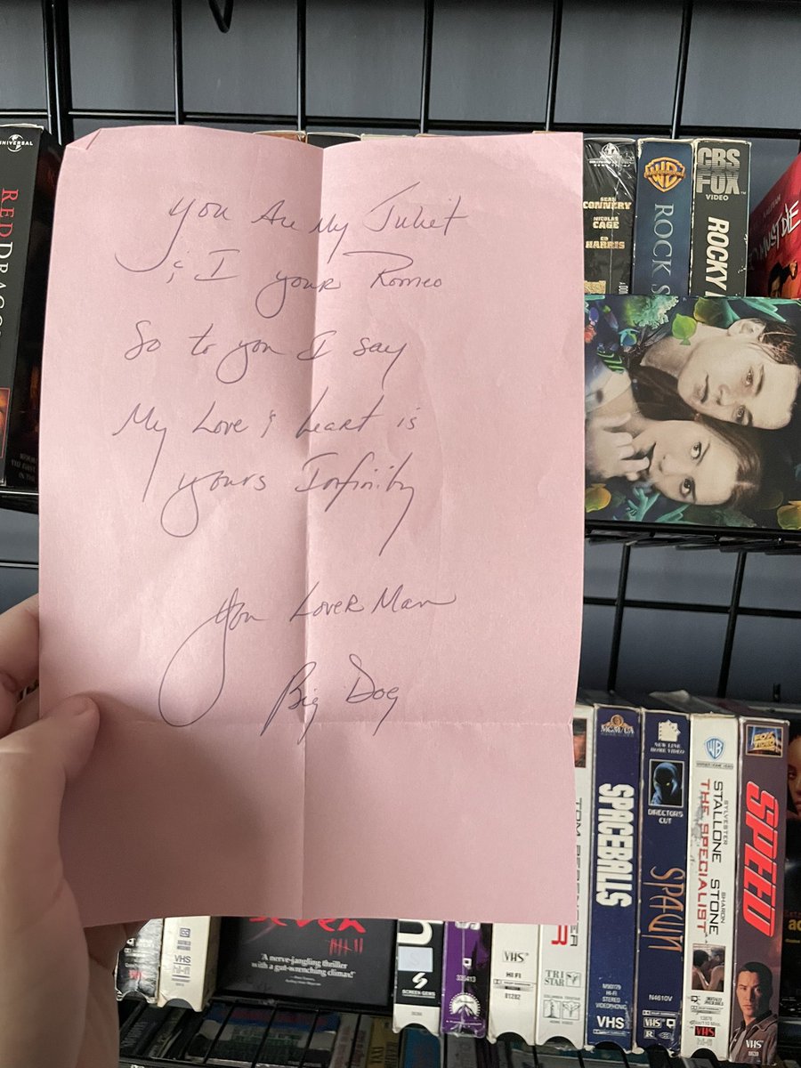 yooooooooooo there was a note inside of ROMEO + JULIET this is so dope 🥹🥹🥹 i never found anything like this in one of the tapes before i really hope Big Dog and his juliet are still together