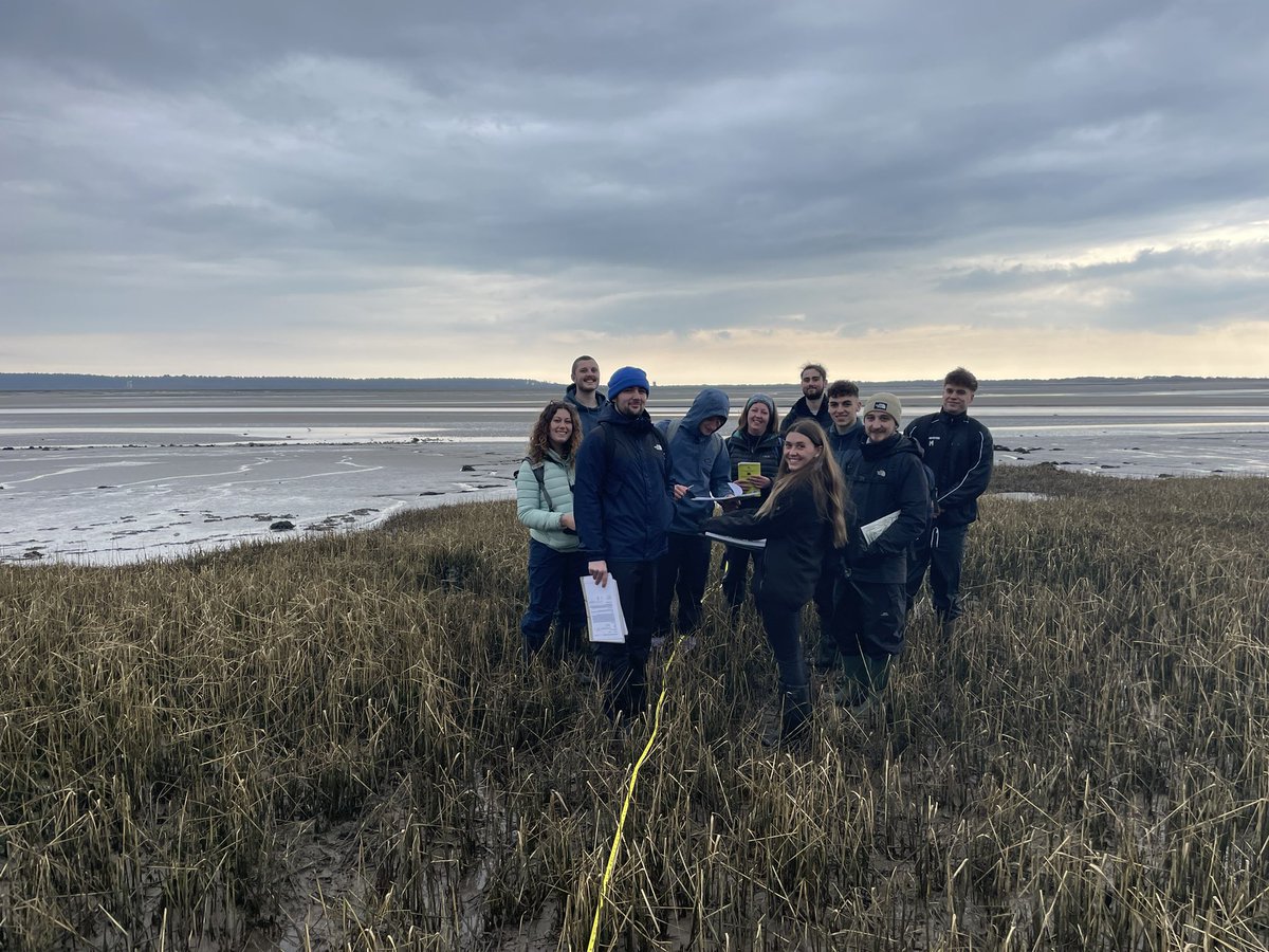 Early morning bird surveys and sunny salt marsh biotope mapping are keeping @MarineSwansea @SwanseaUni students busy on their Professional Skills field course #swanseafieldwork