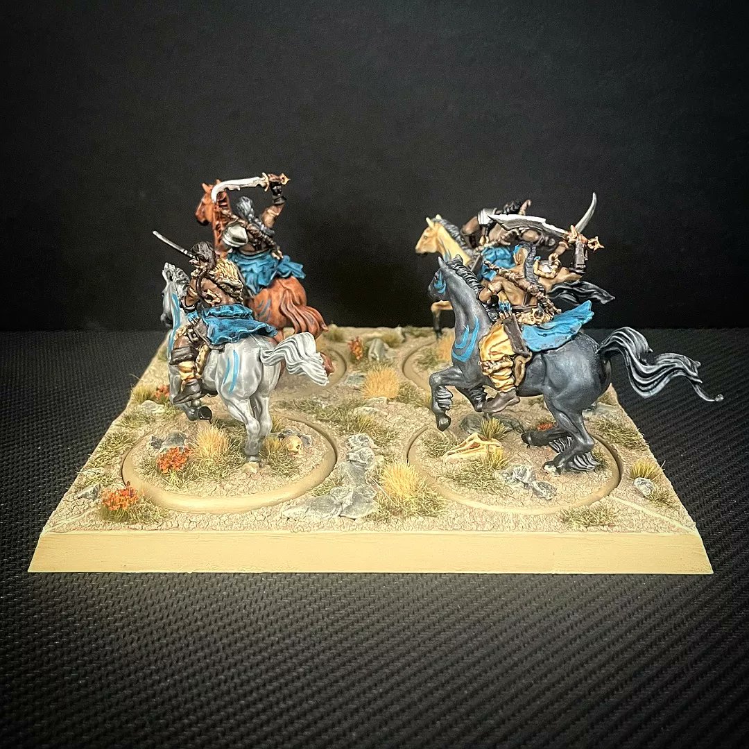 It's #miniaturemonday! Anyone have painted minis to show off?

Here are my finished #ASOIAF Dothraki Veterans! 🐎🗡🏹

#tabletop #painting