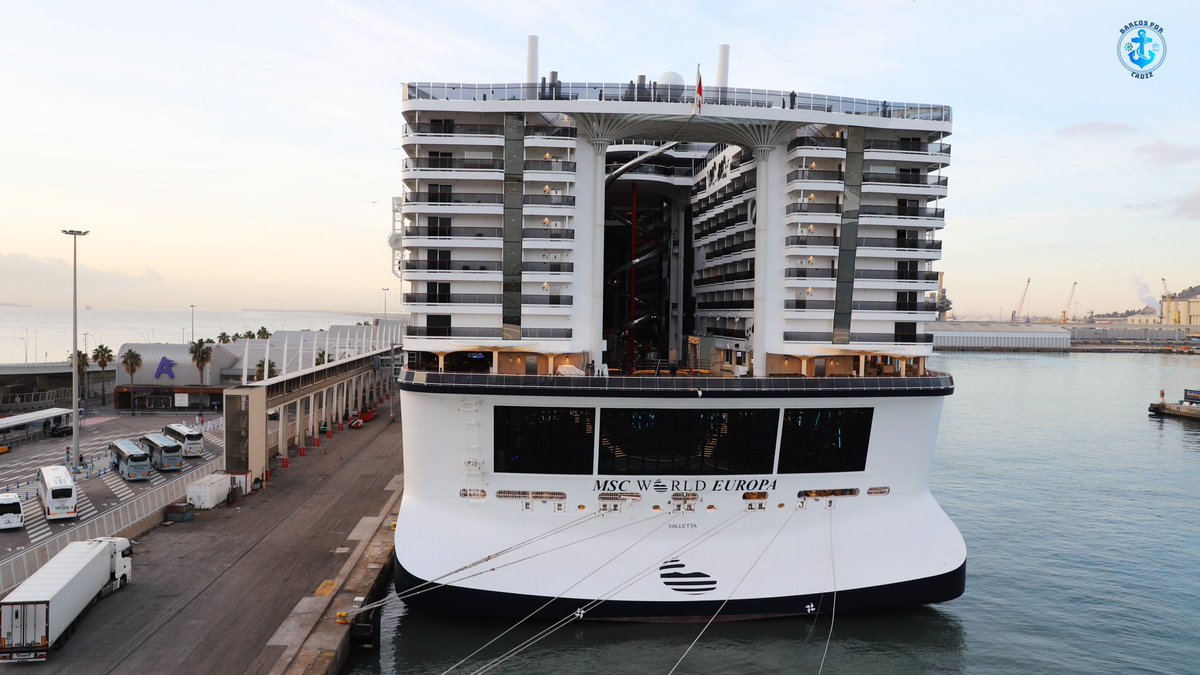 Crucero MSC WORLD EUROPA atracado en el puerto de Barcelona @PortdeBarcelona @MSCCrucerosESP Tipo de buque: crucero IMO: 9837420 MMSI: 256070000 Eslora: 333,3m Manga: 47m Calado: 9,15m Peso muerto: 215863t Arqueo bruto: 205700t Año construcción: 2022 Bandera: Malta🇲🇹