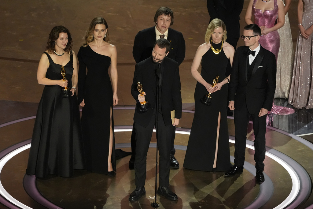 AP, Frontline win first Academy Award for '20 Days in Mariupol': apne.ws/UyTi6L8