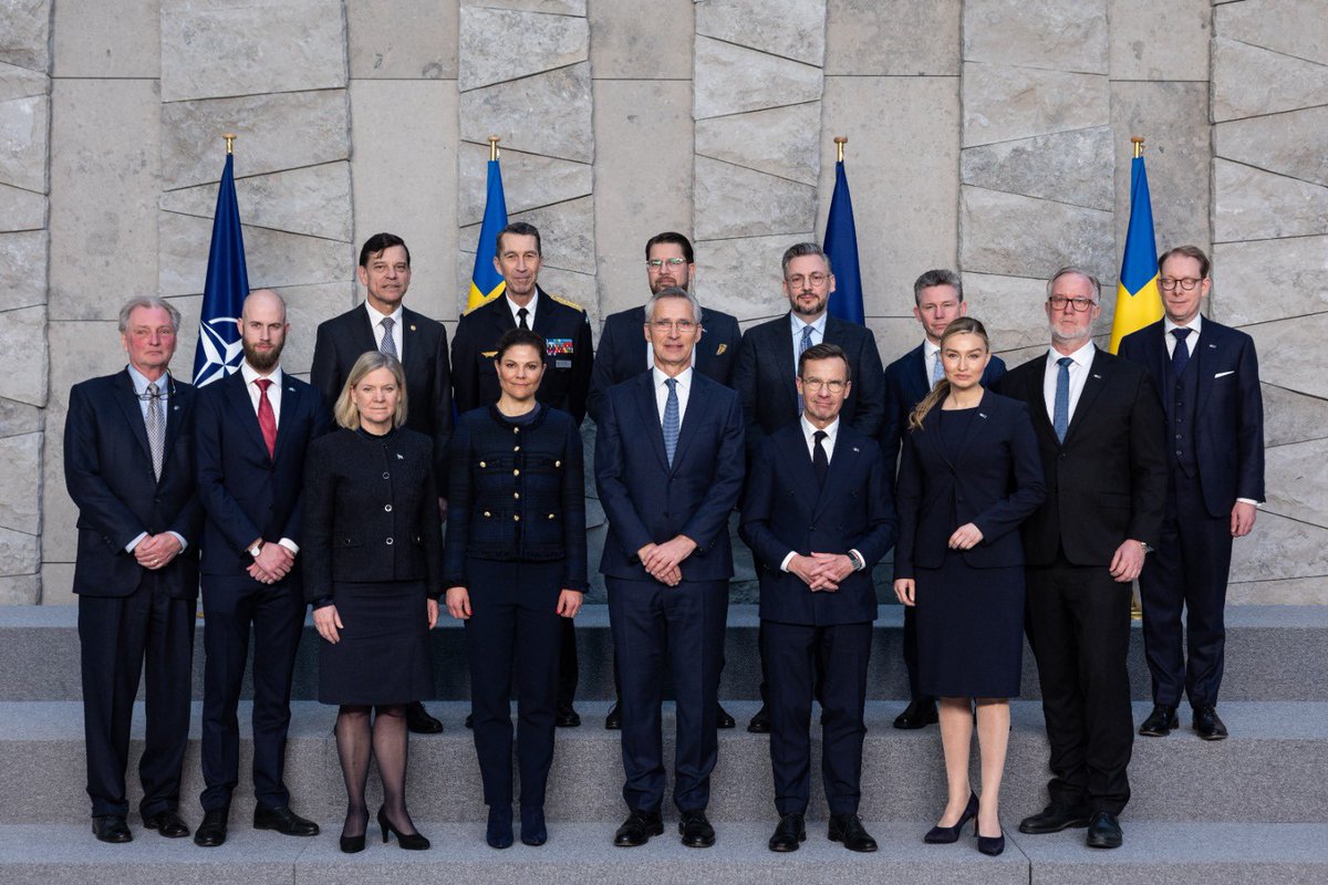 Today we raised the Swedish flag at #NATO Headquarters & across the Alliance for the 1st time. #Sweden has taken its rightful place at NATO’s table under the shield of Article 5 protection – the ultimate guarantee of our freedom & security. All for one & one for all. Welcome 🇸🇪.