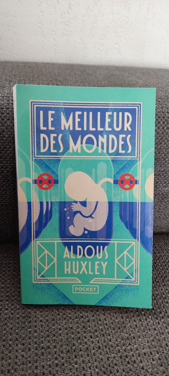 MikaBel5's tweet photo. Lecture 21/26 du #challengeABC
Sentiment partagé pour ce classique de la SF, autant l'auteur met le doigt sur énormément de défaut de la société et nous amène a réfléchir autant le style d'écriture m'a parfois rebuté.. aucun attachement aux personnages mais c'est sûrement voulu.. https://t.co/16pSyPvJ6x