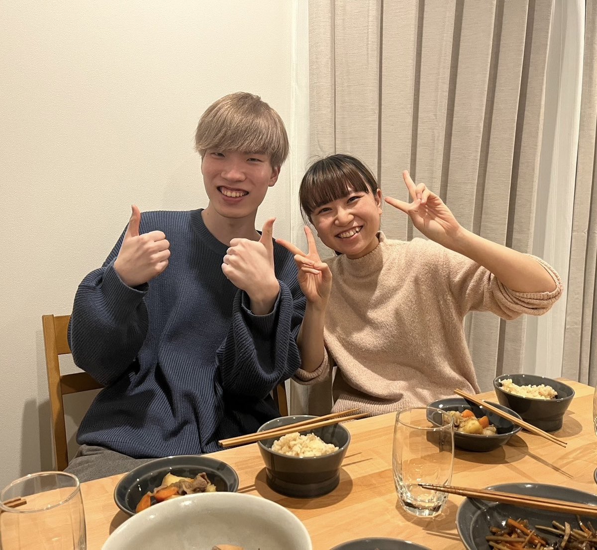 itsuitsu_jpact's tweet photo. 料理バトル🔥

---  ！！結果発表！！　---

🏆WINNER🏆

チーム盛り付け
    マナフィ × シャトル

— 総評 (タム × マロ) —
両チームとも想像をはるかに超える出来栄えで大変おいしくいただきました😋
とりわけ、ぶり大根がうますぎました！ https://t.co/xoY3lKF2ti