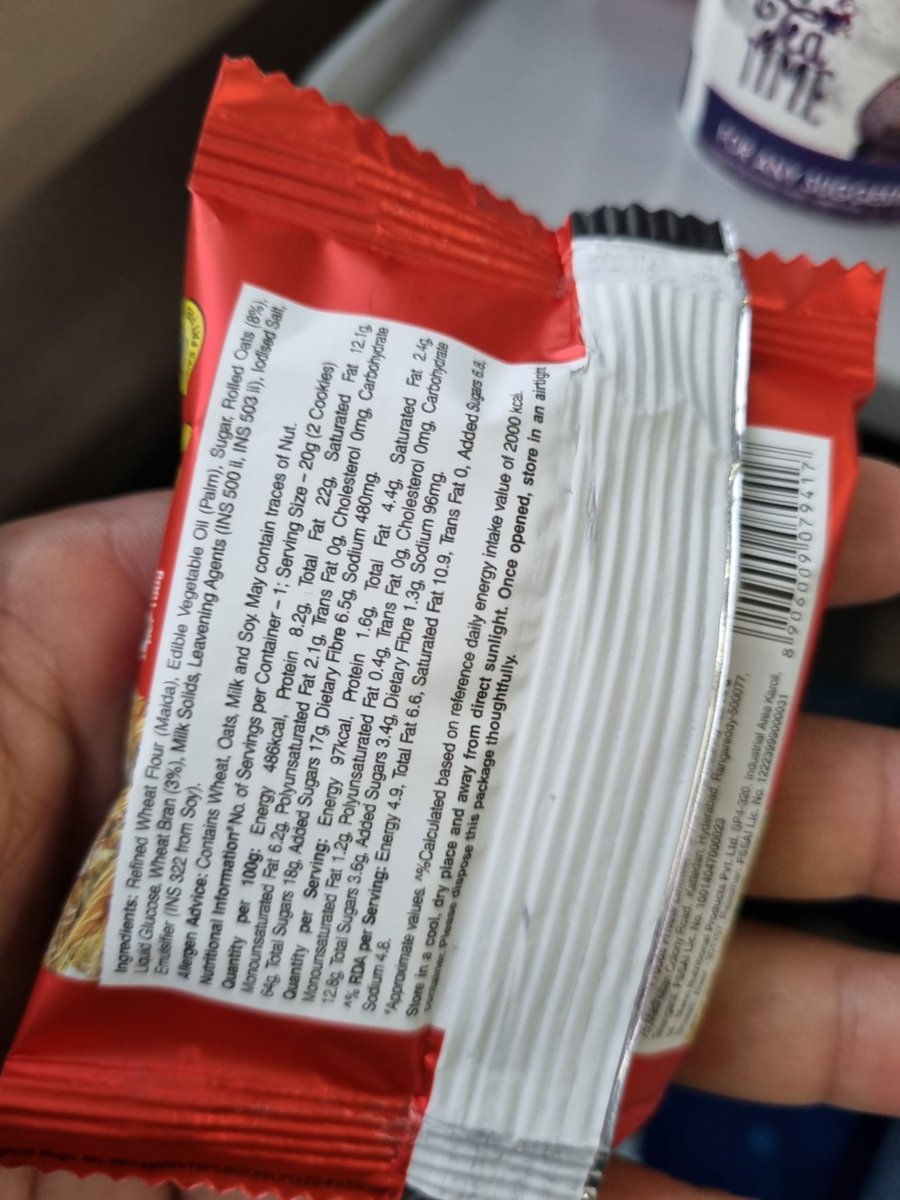 mayyu0784's tweet photo. @UnibicCookies how can you market this as digestive. Refined wheat flour (maida), Pain oil, Sugar, Liquid Glucose. @fssaiindia should  not grant names like Digestive to such companies. Thanks to @foodpharmer2. @consumerforum_ #Food #fraud https://t.co/RePNOdtTpy