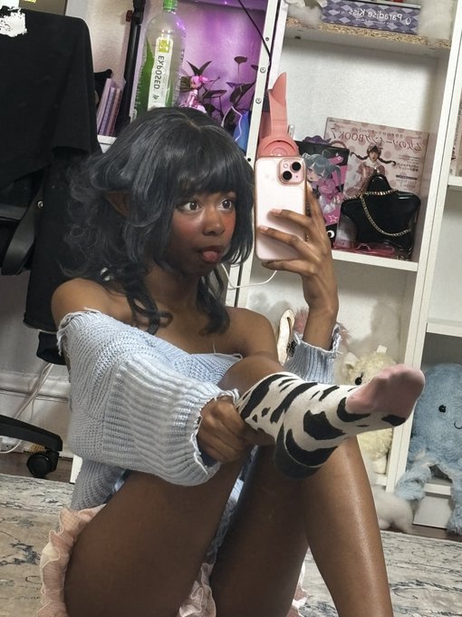 1 pic. ?Last few hrs~‼️My fansly is $7.77 until midnight EST~! ? https://t.co/g5ejZGcbf8