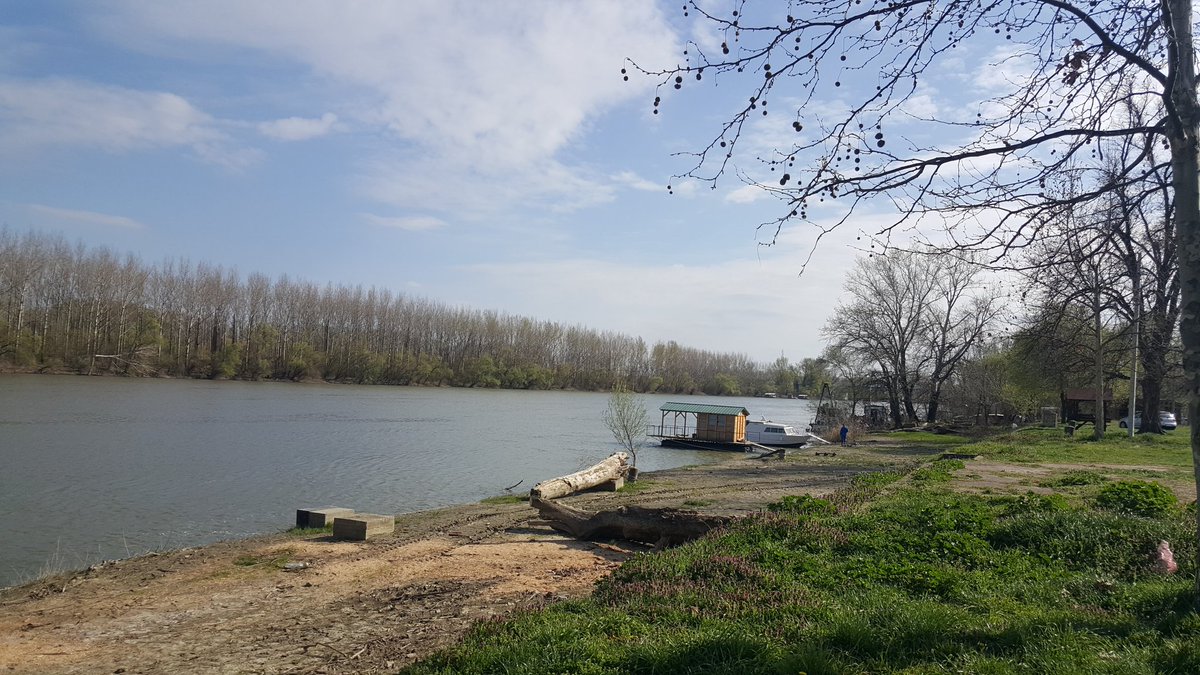 Ljube_66's tweet photo. Titel, 18. 03. 2024. 
#titel #mart #march #titelskibreg #reka #river #tisa #begej #banat #priroda #nature #zima #winter #panorama #backa #vojvodina #srbija #serbia #photography #art #photo #naturephotography #fotografija #umetnost #oblaci #clouds #usce #kalvarija #obala #plaza https://t.co/0AxMNGZNuN