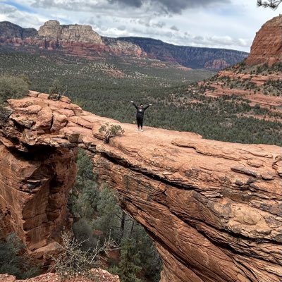 MamaG_v59's tweet image. We verified the life insurance policy!  🤣

Freakishly crazy hike but the views were worth it!  

#DevilsBridge #Sedona #NewProfilePic
