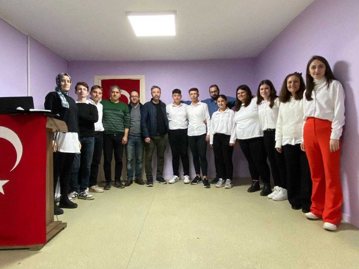 18 Mart Çanakkale Zaferi ve Şehitleri Anma Günü” programı okulumuzda ogrenci ve öğretmenlerimizin katılımıyla gerçekleştirdik.