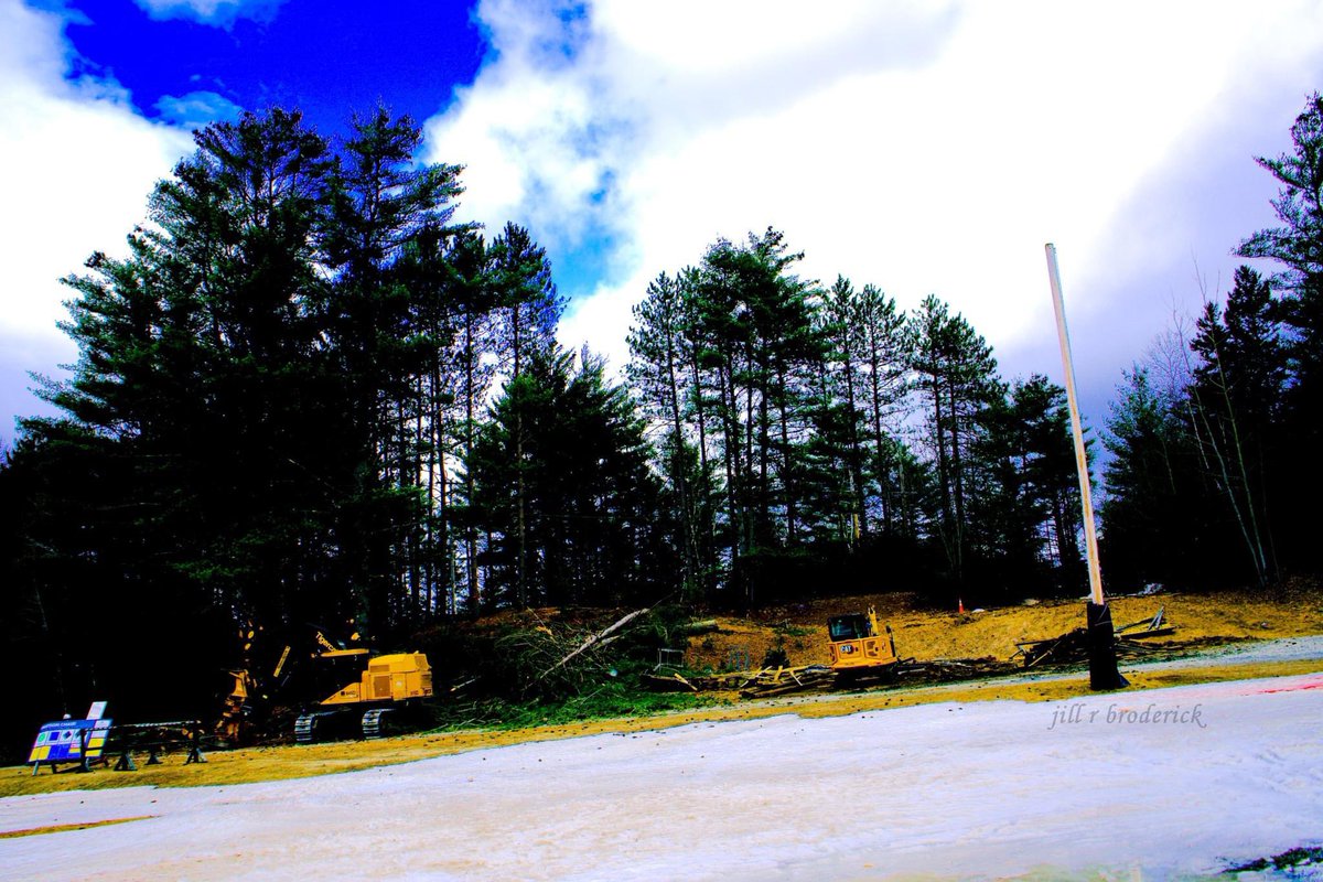The new #Johnsburg community ski lodge construction project is underway at the Ski Bowl in #NorthCreekNY #WarrenCountyNY @GoreMountain @EmpireStateDev @GovKathyHochul @broderickre #SportsDevelopment #SportsTourism #CounrtyLiving #MountainLife #SkiVillage #NYS #Adirondacks #Adks