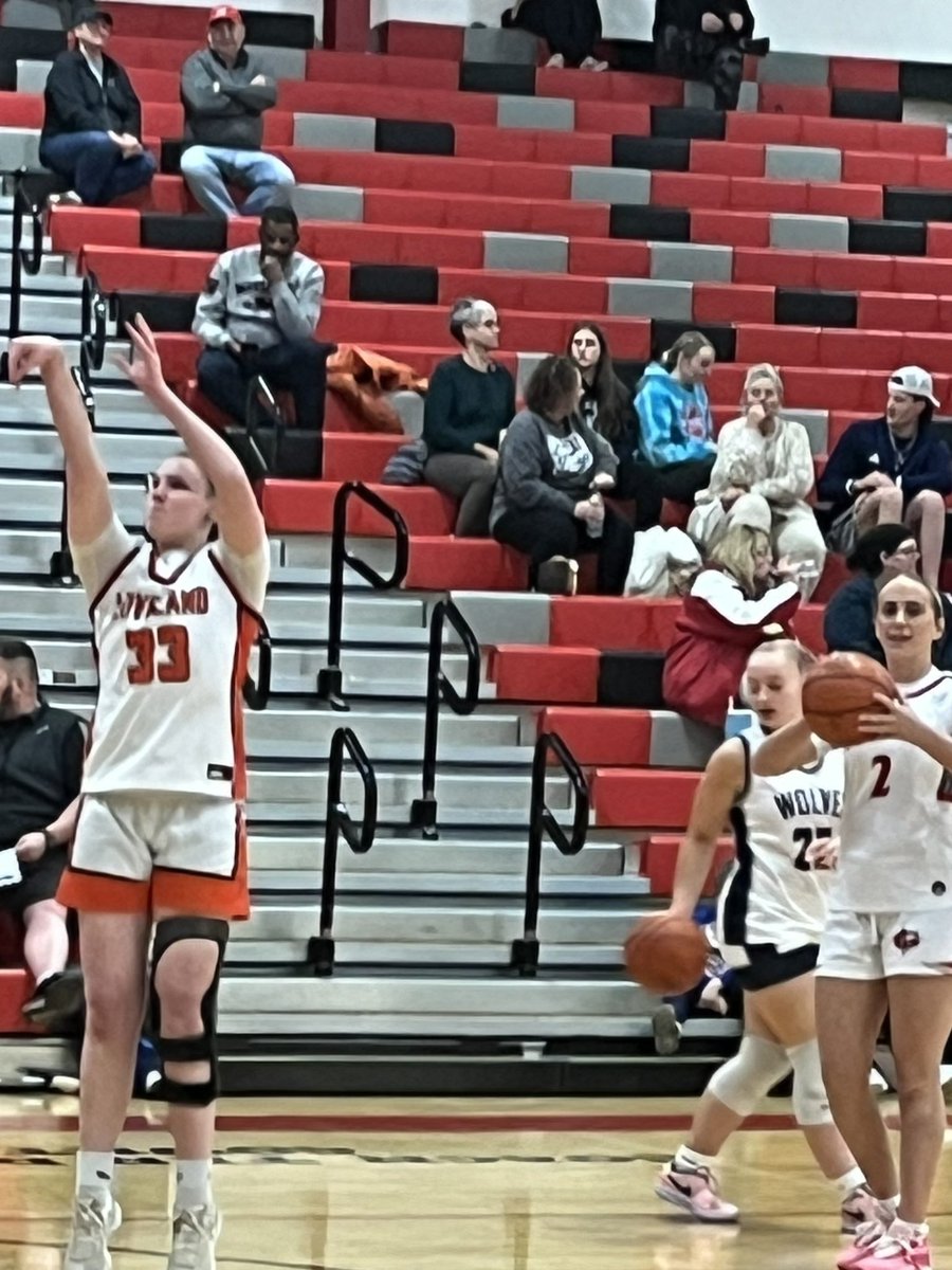 G_Lady_Warriors's tweet photo. Congratulations to Peyton Shafer as she received her award for being all SW District & played in the East/West All-Star game. We are all proud of you! https://t.co/bML7w6nNBi