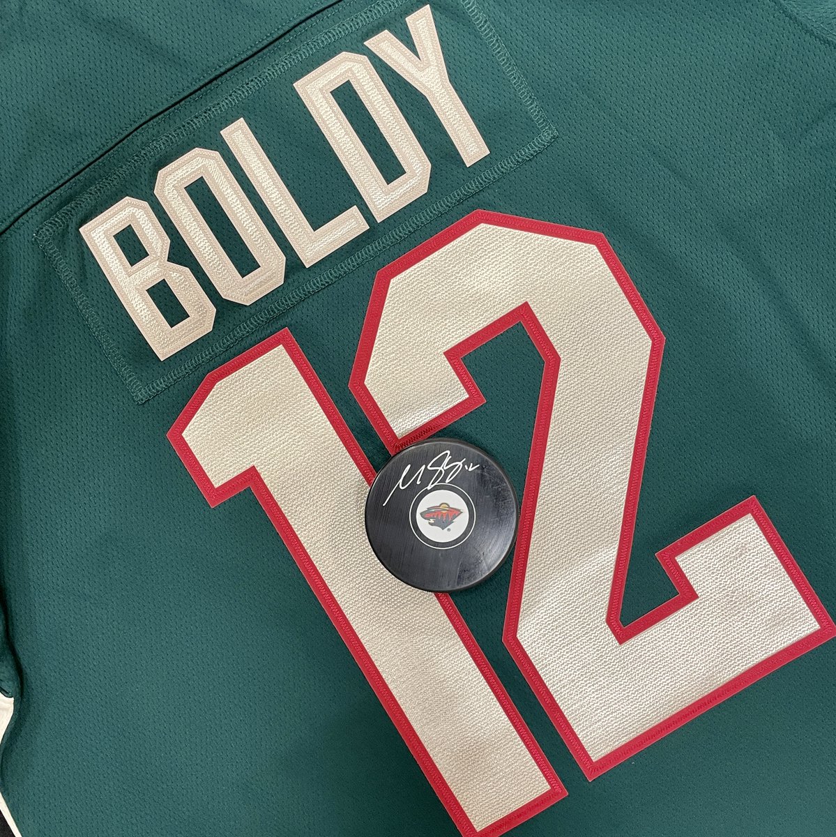 FanHQ's tweet photo. 🚨GAMEDAY GIVEAWAY🚨 If Matt Boldy scores a goal tonight and the #MNWild win, one lucky fan will win this signed puck! Enter to win👇

1. FOLLOW us (@FanHQ)
2. REPOST this

That's all! Good luck and Go Wild! //// https://t.co/l7l2Z0deTN