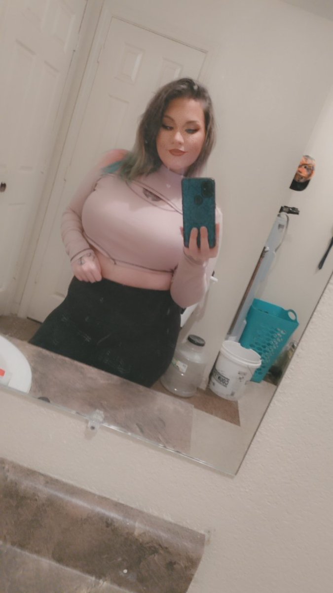 AnnaJaide16's tweet photo. I'm Back! New videos up on my OF. Checkem out if you like self play. 😘💦🐱 https://t.co/ZNKDu9nrpP