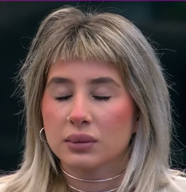 simonfacio1's tweet image. La muñeca pepona cuando la pones horizontal