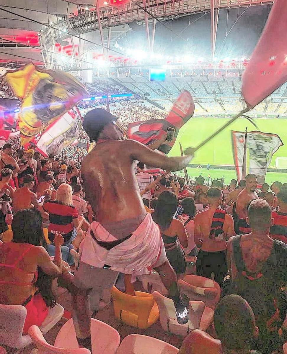 MarcosVelhoti's tweet photo. Uma vez flamengo , flamenguista ate morre #arquibancada #flamengo #flamanguaça https://t.co/uGexwUhySg