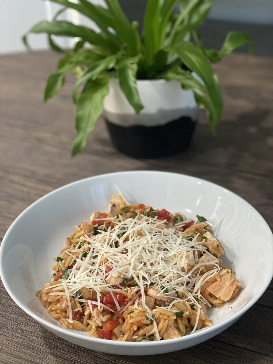 runningawry's tweet photo. Chicken and spinach orzo pastaโฆ So delish and one of my sons favorites! #ChefBex๐ฉ๐ปโ๐ณ #spoiledboy๐ https://t.co/hkJQ6T6RCF