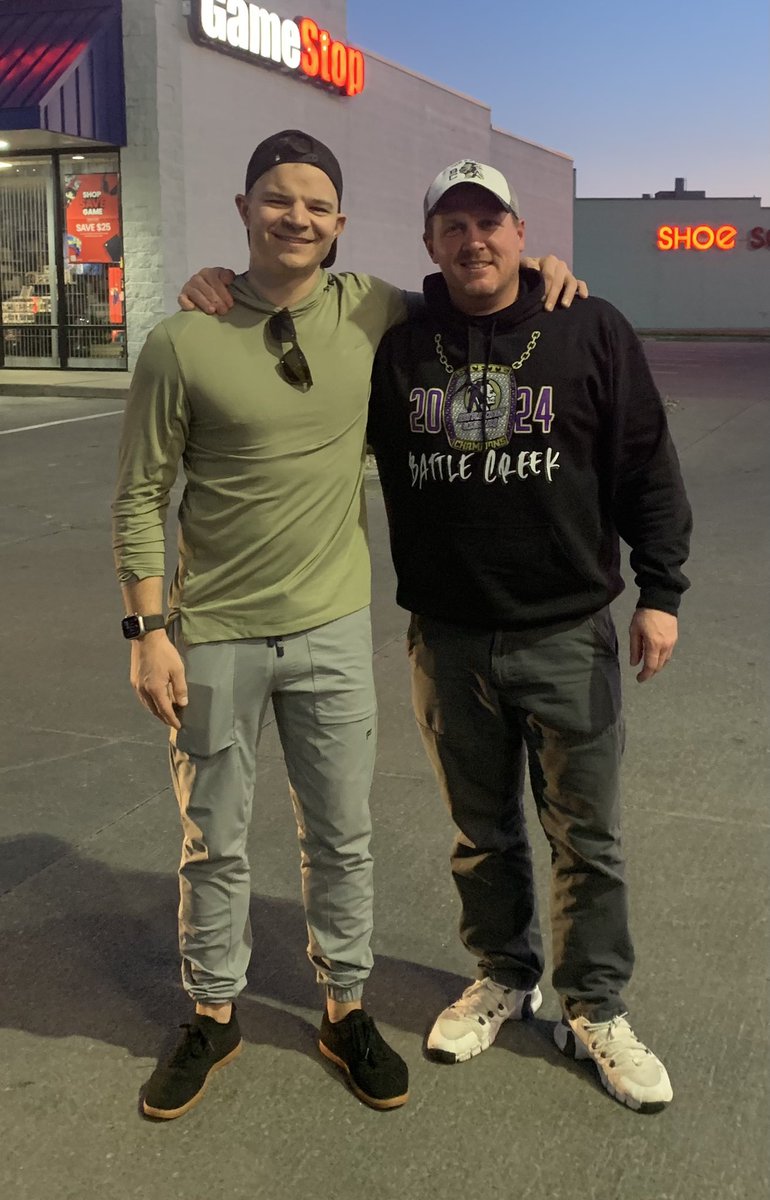 2010 State Champ Karl Bonner was back in town tonight!  He paved the way for many, inspiring the youth and giving back at many youth practices.  He was #BuiltDifferent! Great to see alumni doing so well and still supporting BC. #butwhytheveggieburrito