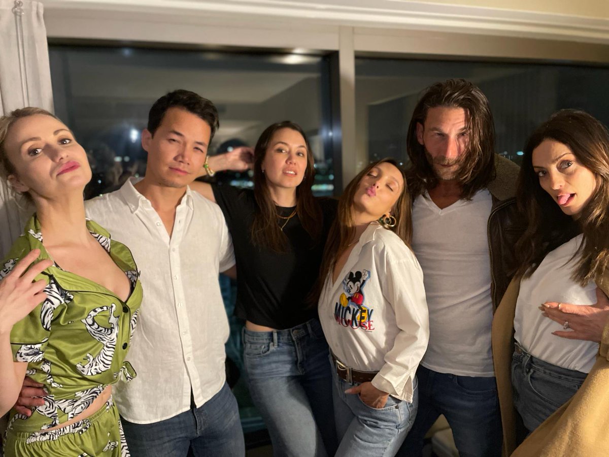 conageddon's tweet image. Thank you everyone for making #Con4 an absolutely phenomenal event! It would not be possible without each one of you, the fans, and your constant love and support of us, the cast, the show, and each other.  Everyone travel safe back home!

May We Meet Again