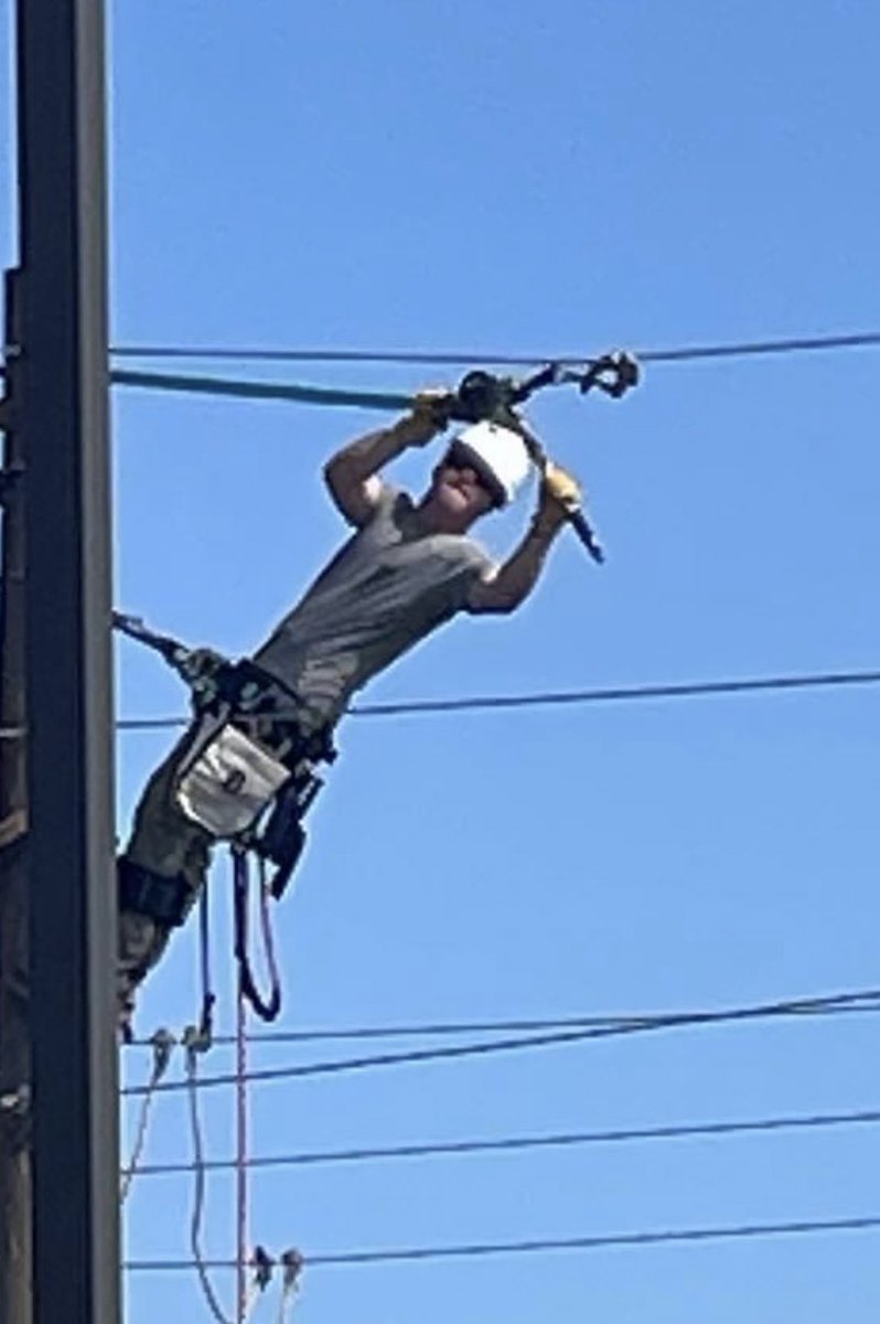 BOONEROCKY's tweet photo. Happy 21st birthday Cole   I love you more than you know I can’t believe I have a 21 year old lineman. https://t.co/v17aSeNoXv