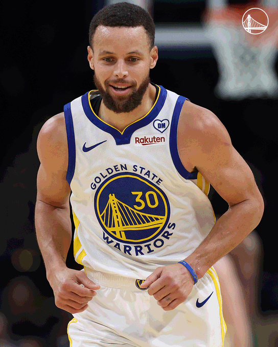 Stephen Curry smiles
