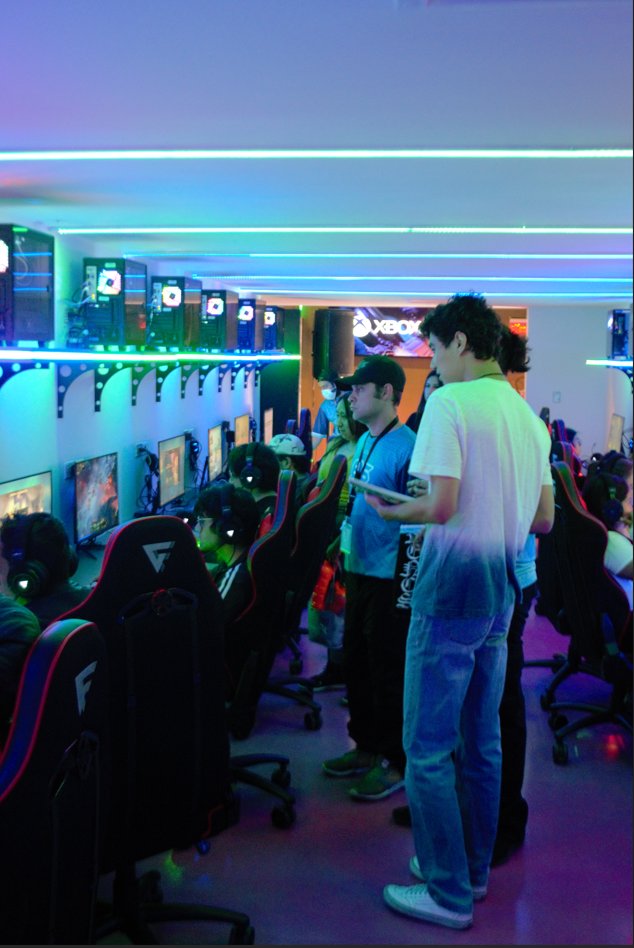 ESixGamingMX's tweet photo. Les recordamos que hoy todas las zonas operan con normalidad🤗para que vengan a disfrutar del #GamingandCoasterFest en @SixFlagsMexico, disfruta del castillo #Esixgaming , el #ForoMX , el #TechSixCenter y el #cosplayrunway. ¿Están listos para el siguiente nivel? https://t.co/fRERpzYOFr