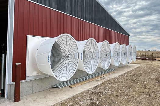 Performance_Fab's tweet image. Ag Construction Update from Loehr Farms - freestall barn has quickly taken shape! This barn is an addition and measures 199x146.

Stalls are going in, fan installation, gates, and more!

#structuralsteel #freestallbarn #barnaddition #agconstruction