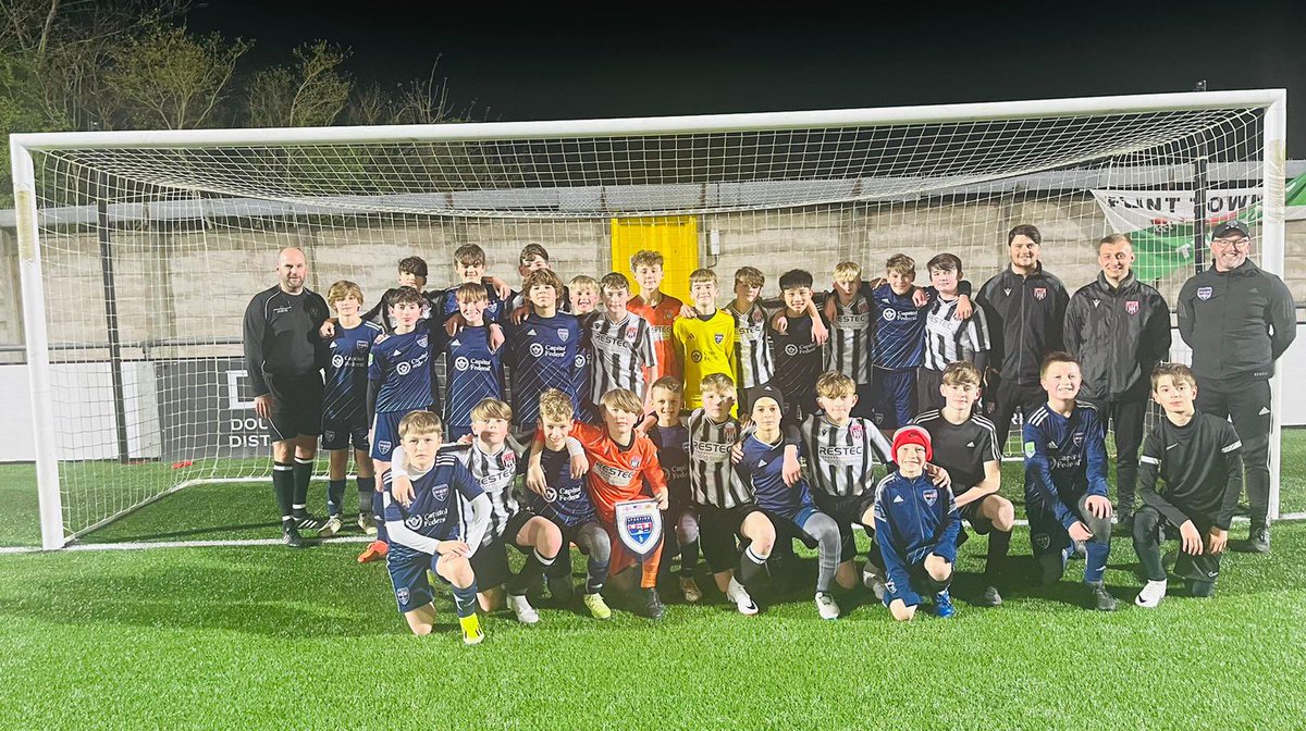 flintacademy's tweet photo. On Friday evening, we hosted another international friendly fixture at The Essity. Our U13’s welcomed  @SportingKV from Kansas, USA! 🇺🇸 

We hope you enjoyed your visit to the The Essity Stadium and North Wales 🏴󠁧󠁢󠁷󠁬󠁳󠁿🏟️. Safe journey back home! 

#development https://t.co/BbZqUwjE8L
