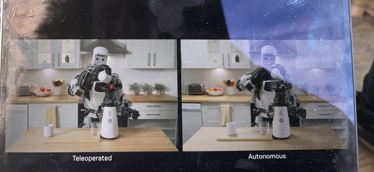 ChrisCamillo's tweet photo. Nvidia's Jensen showcases our @Apptronik Apollo humanoid! #robotics $NVDA #GTC24 https://t.co/iR6VmNzoWn
