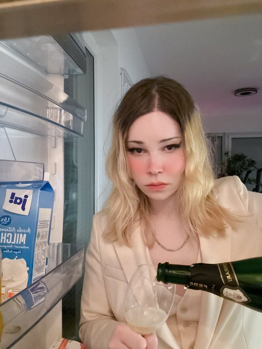 do you guys still think im awesome or something like that https://t.co/lT2F28oIGM