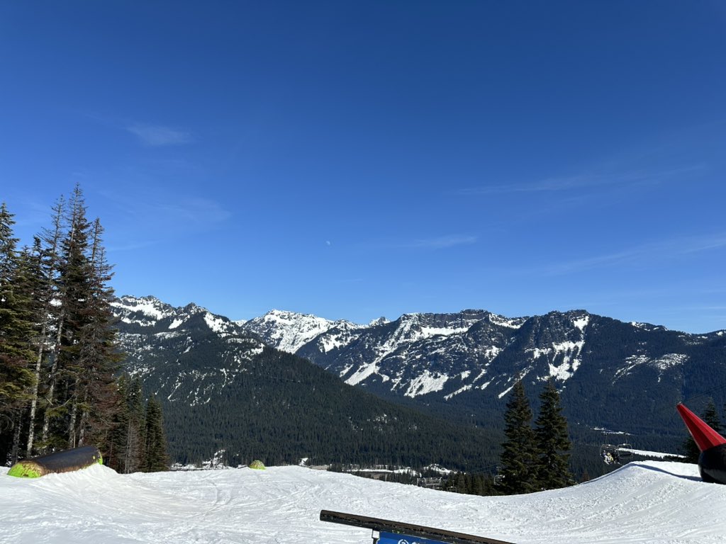 bluebird day <a href="/SummitSnow411/">Summit at Snoqualmie</a>