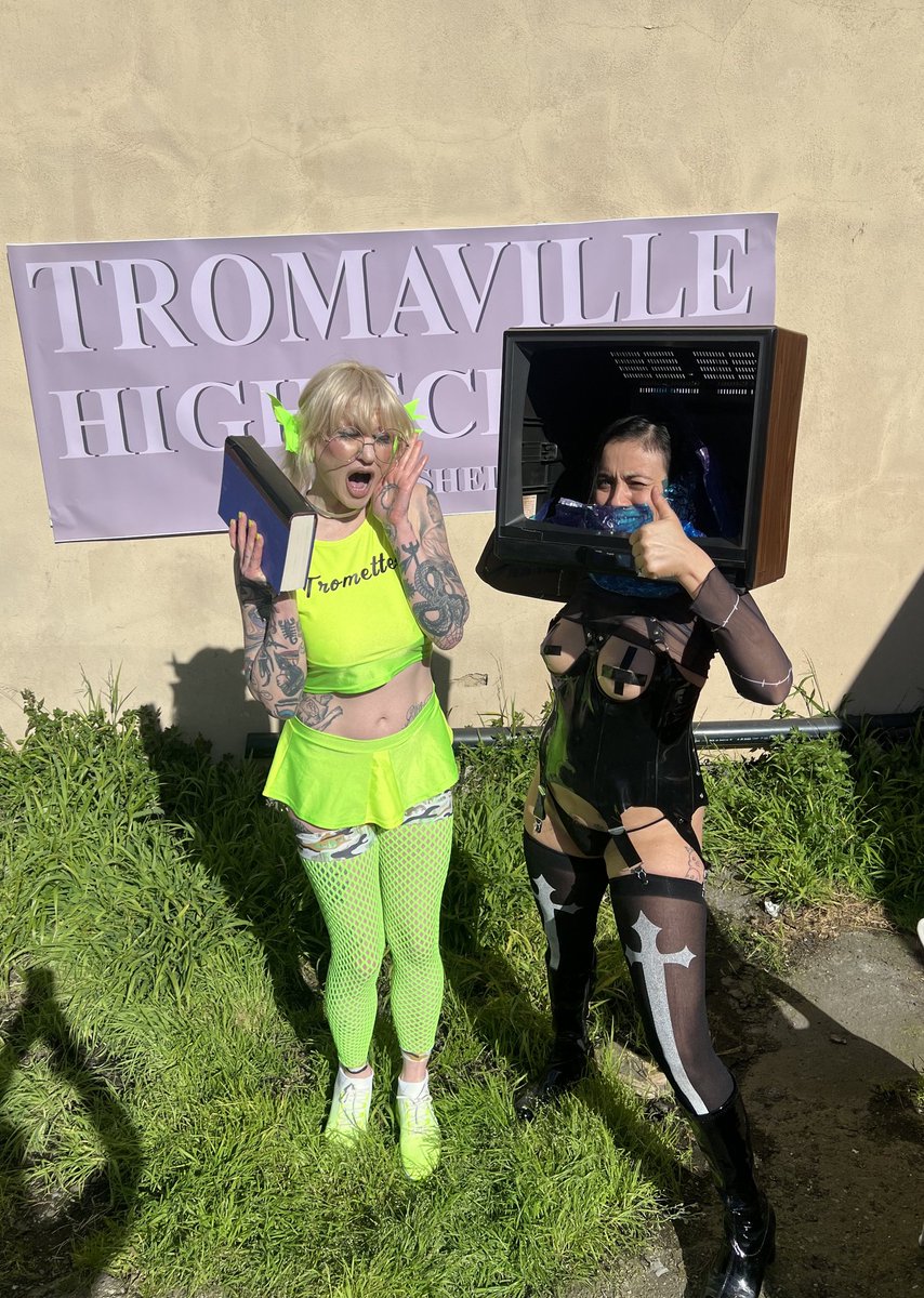 Tromaville High dropouts School is 4 fools!!! @DoubleDementia Now Filming RISE OF THE SUPER TROMETTES produced by my Uncle @lloydkaufman #troma @Troma_Team