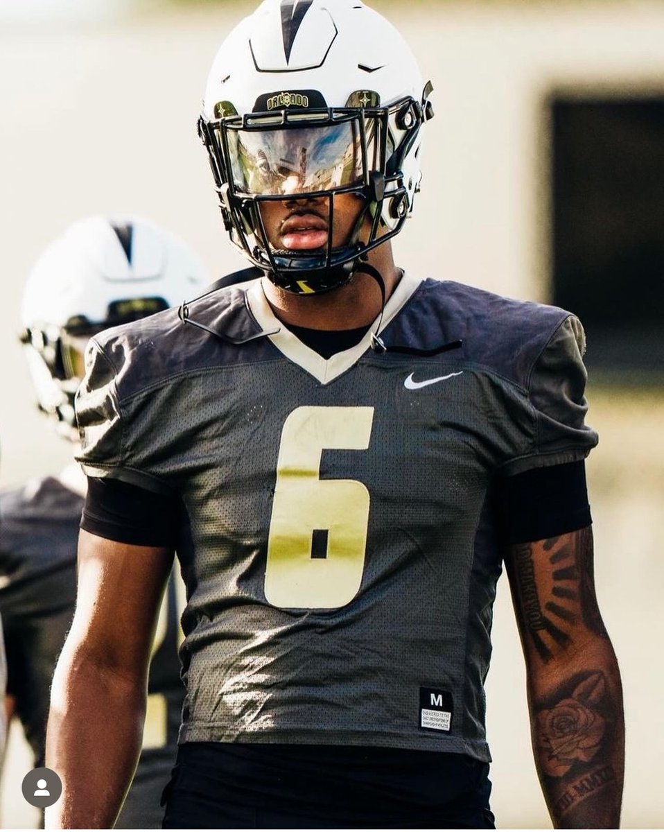 BrandiF__'s tweet photo. Spring is in the Air…⚔️🐐
Why not be a KNIGHT..
#trufreshman
#UCFKNIGHTS
#knightvision https://t.co/ozBZViPcom