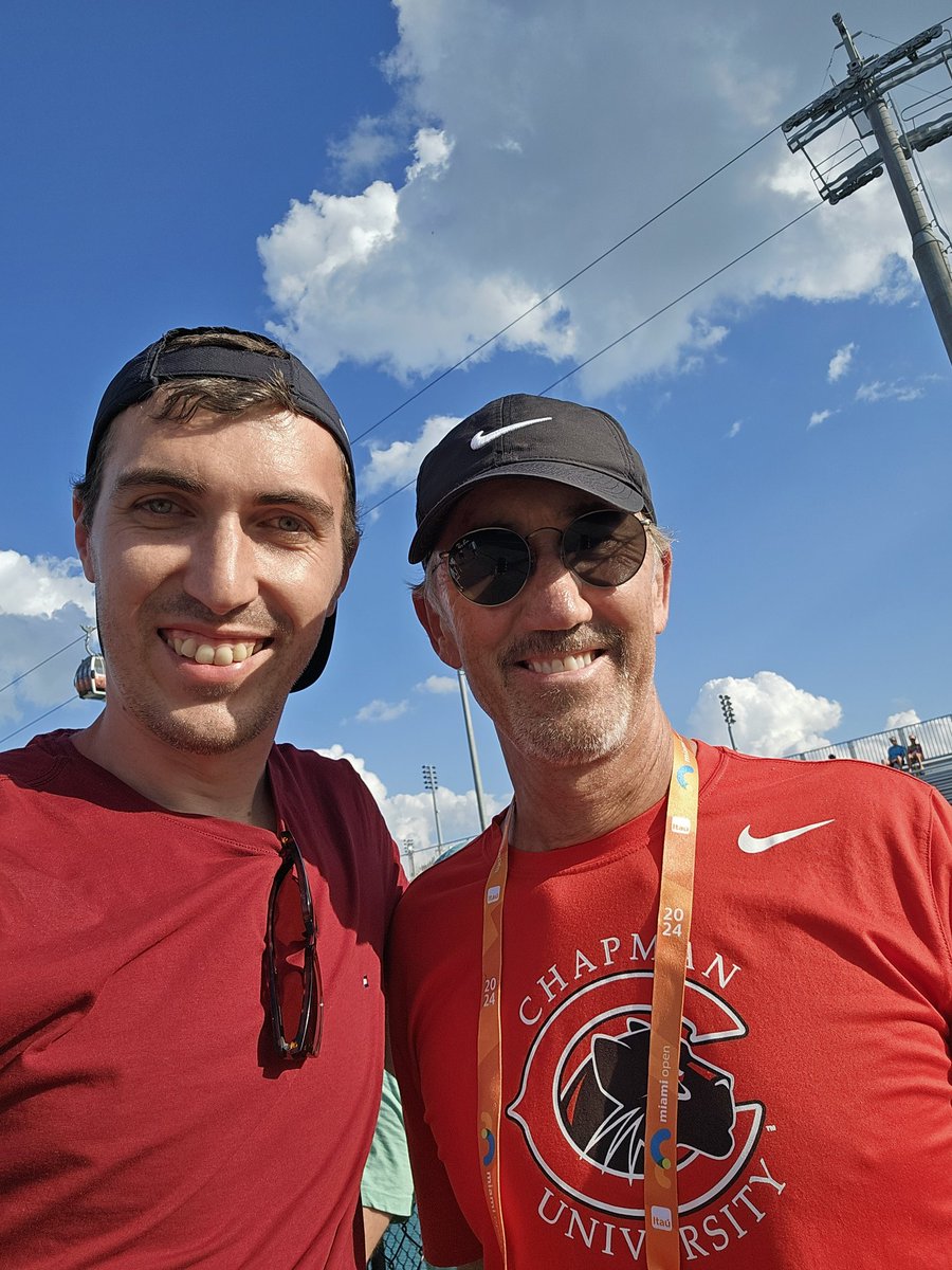 george2210's tweet photo. Darren was here watching Simo's practice and he offered some advices https://t.co/mJqQSPmeLo