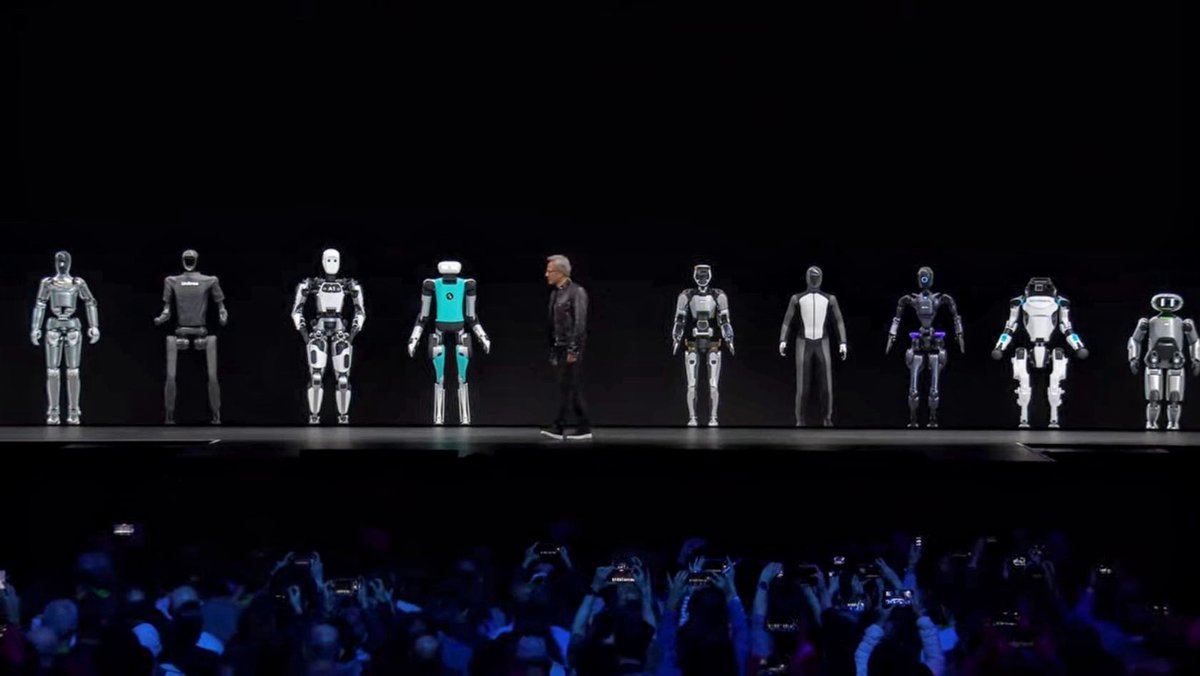 SmokeAwayyy's tweet photo. Year of the humanoid. https://t.co/mXE184YMN8