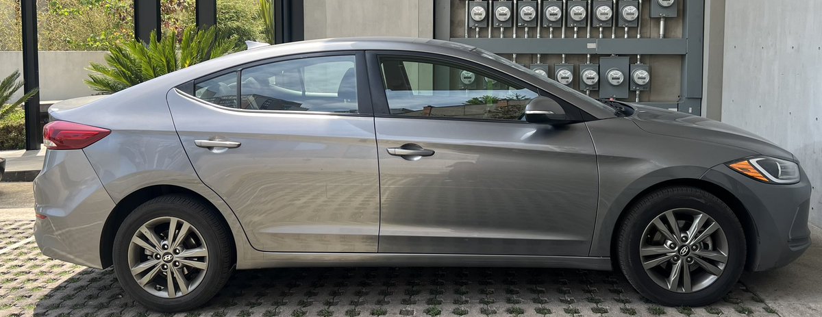 josemurrieta's tweet photo. SE VENDEEEEE💲💲💲💲💲🔴🔴🔴
Elantra Gls 2.0  Hyundai 2018 
Única dueña o sea yo!!! 
130 mil kms (servicios de agencia) 
Llantas nuevas 
Placas CDMX 
Al corriente en todos sus pagos ☺️☺️☺️
Info por DM https://t.co/E4K2NUeeJg