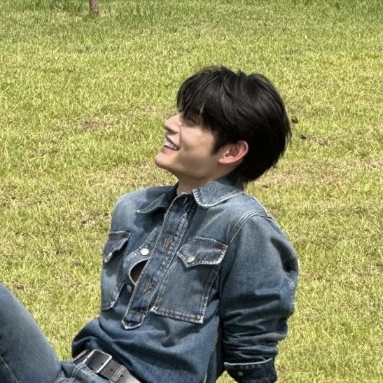 ﹑ 🕛 suya's day!
feliz aniversário, meu japonês midnights apocalítico!
