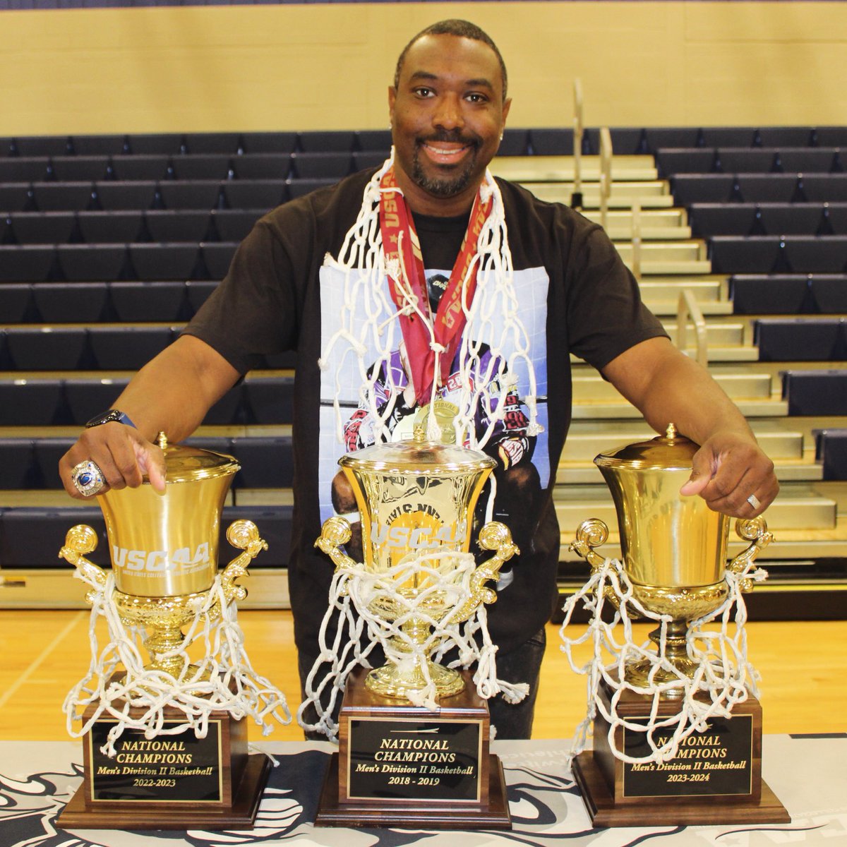 Coachhammett's tweet photo. Many People Say They Want This, Many People Dream This, The Crazy Thing Is I Made It Happen.
#NattyChamp #ThreeRings #TheBestCollegeInSmallCollege #PSWBHoops https://t.co/5rWl6sYsi5