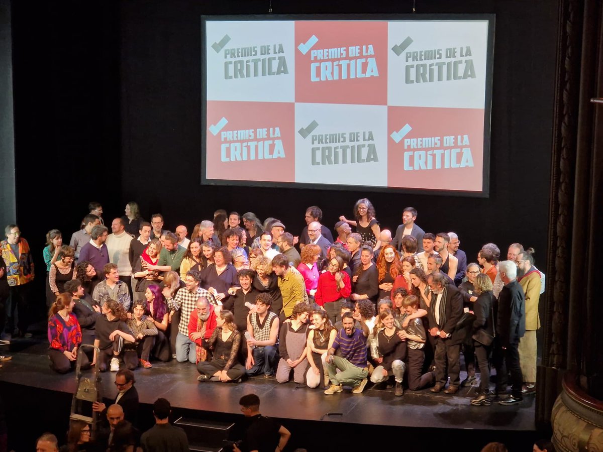 Aquest vespre, a la gala d'entrega dels 'Premis de la crítica 2023' al @Teatre_Romea! Gràcies @Recomana_ per l'organització, i per obrir algunes invitacions per espectadors en general! Felicitats als guanyadors i a tots els finalistes! Visca el teatre! 😍🎭