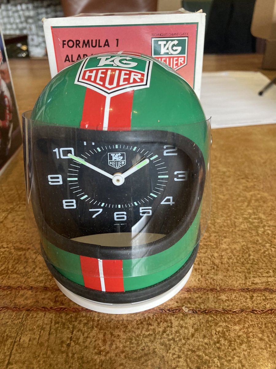 vintageheuercom's tweet image. Those were the days! Now cool! @TAGHeuer #deskclock