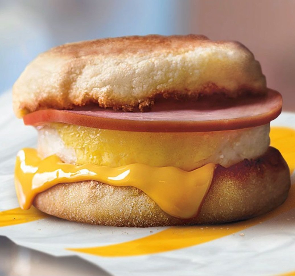 BambaJason's tweet photo. Anyone remember pre pandemic we could get breakfast all day at McDonald's? Yeah, bring that back.
#alldaybreakfast #McDonalds #Mcmenu #imlovingit https://t.co/xg6y3Cq6Y9