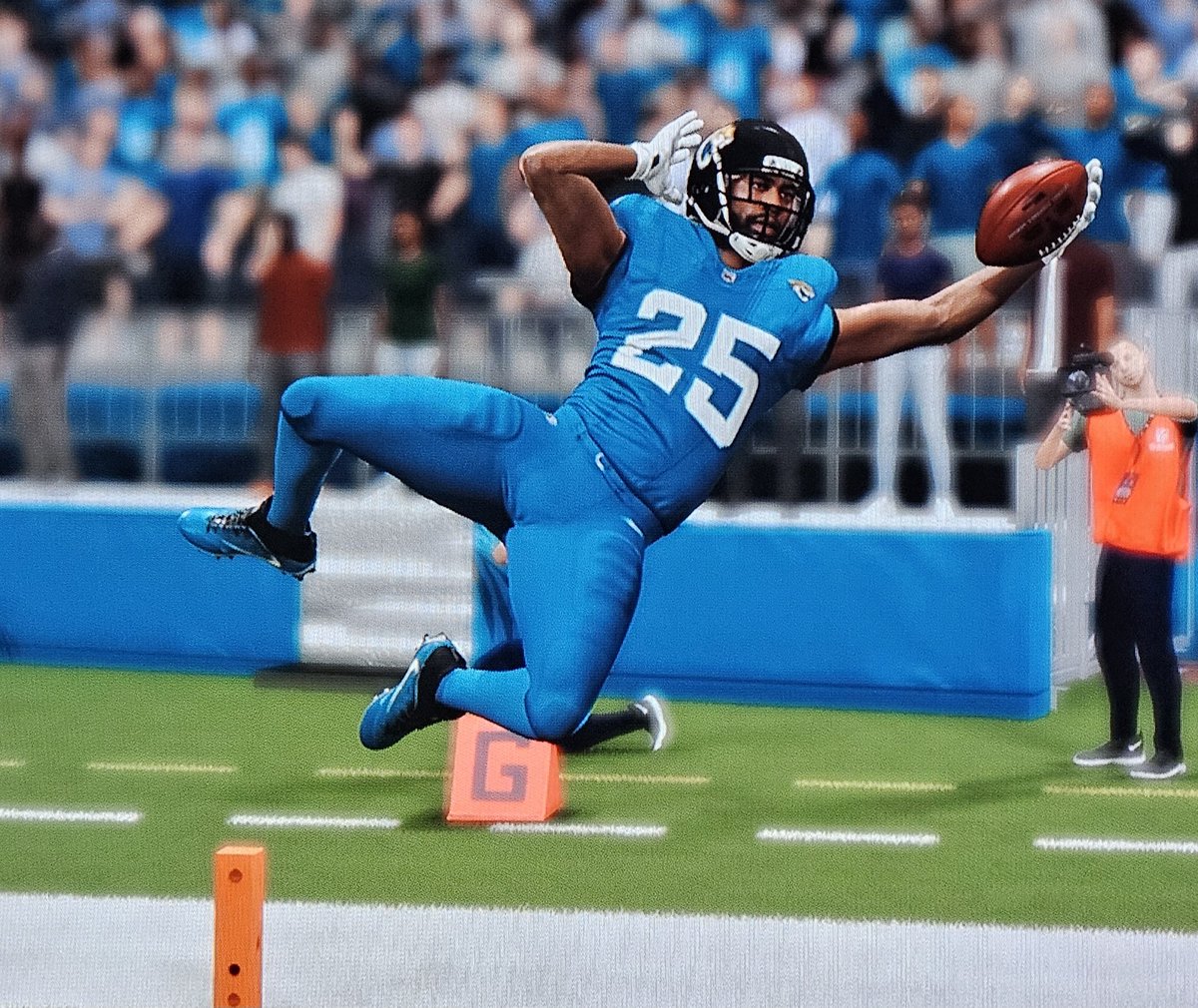 jaguars_mof's tweet photo. Jacksonville AP - After a week where Coach Dre had to step away for a family emergency &amp; a loss, the Jags got back on the winning train after the 34-20 win against the Colts. Let's finish this edition strong. #DUUUVAL @MOFLeagues #MOFS76WK3 https://t.co/jJGnSNSkTl